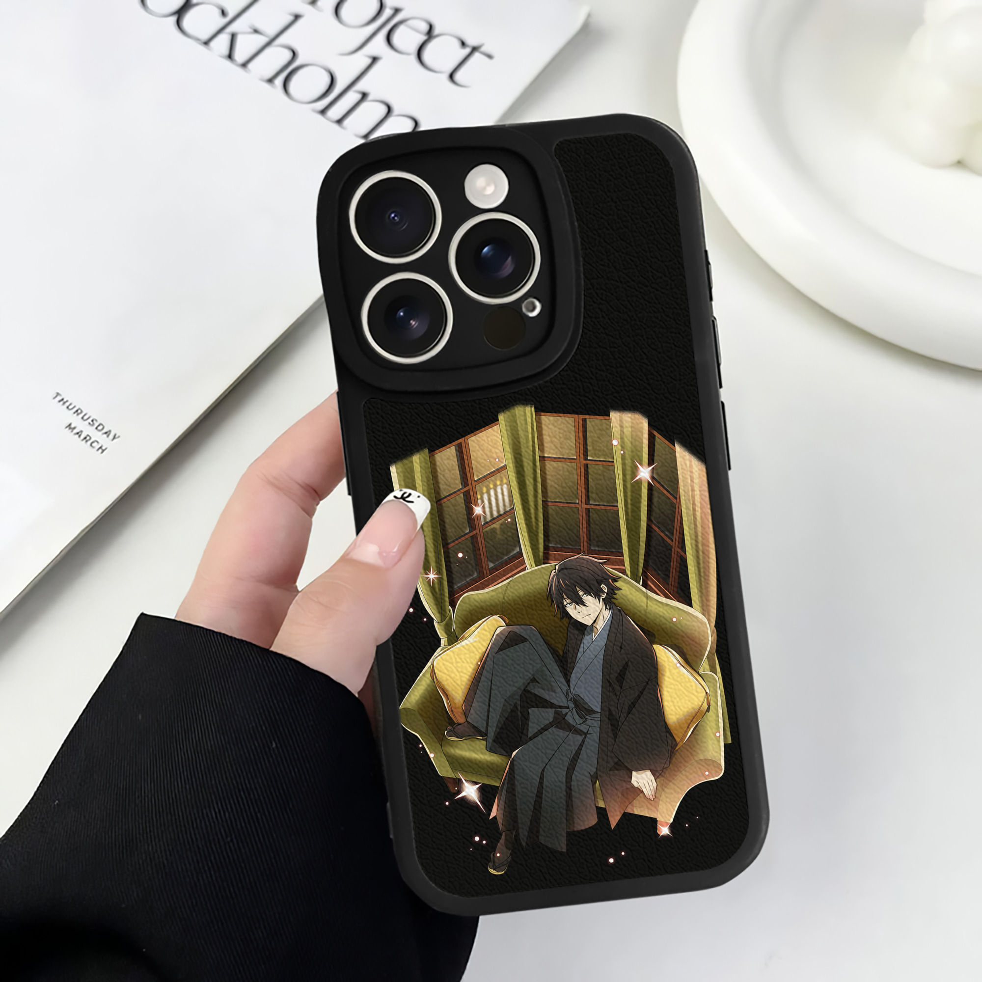 （画像用） 文豪ストレイドッグス Bungo Stray Dogs 【iPhone 16シリーズ対応】シリコンスマホケース（レザー調） 材質：シリコン